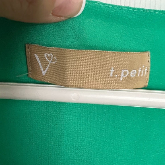 ☀️ Green long sleeve flowy top - Picture 9 of 12